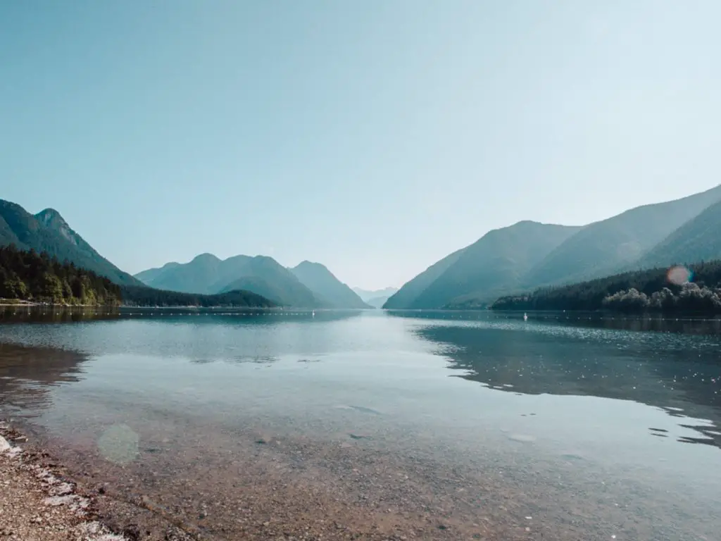 Alouette Lake in Maple Ridge, B.C. is a great thing to do with kids in Vancouver BC 2022